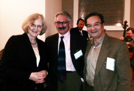 Drs. Ahvie Herskowitz and Victor Liu discussing stem cell technologies<br /><br /><br /><br />
with UCSF Professor, Elizabeth Blackburn, Nobel Prize winner in 2009 in<br /><br /><br /><br />
Physiology or Medicine